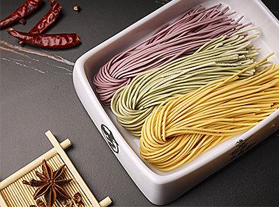 三色面